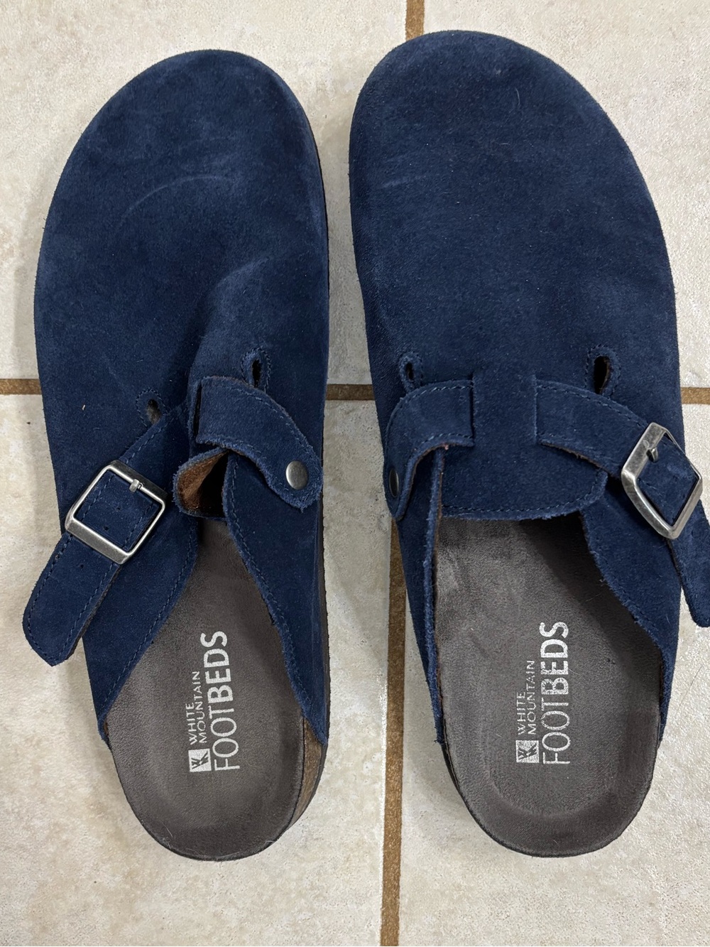 White Mountain clogs